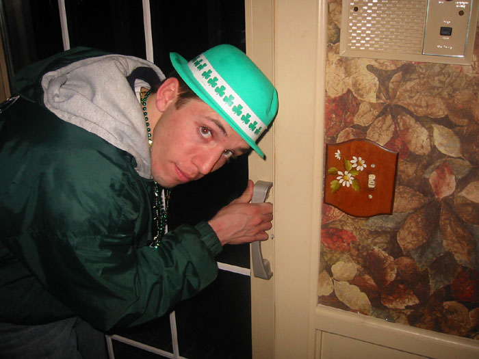 14 Leakeprechaun showing us how the door works